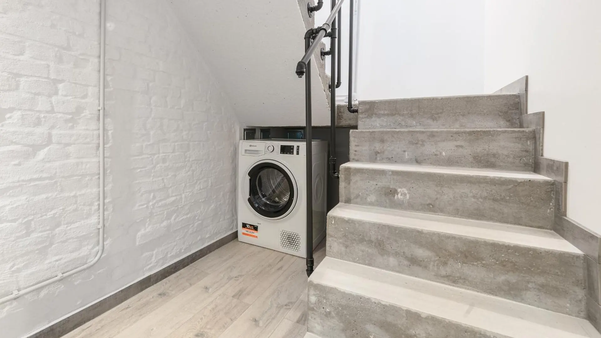 The Mierendorf Vh Links 2Room App Up To 4 People Berlin Apartment